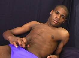 Tout à coup j'ai entendu des pas dans le couloir et une voix dans l'escalier. Jeune Black Fier De Sa Grosse Bite Video Porno Gay Universblack