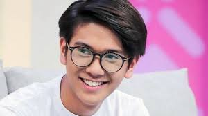 Ada cinta di sma iqbal. Biografi Iqbaal Ramadhan Fabfasr