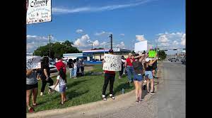 Thousands of reptiles, amphibians, inverts, feeders, supplies and more are all available for purchase to the public. Racist Online Comments Spark Protests At Waco Pet Store Kvue Com