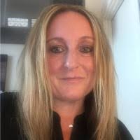 Kristin Estes's Instagram, Twitter & Facebook