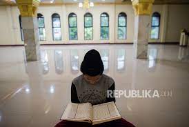 Para anggota komunitas pun mengakui, kegiatan ini dapat meningkatkan kemampuan mereka dalam membaca al qur'an braille. Memperbanyak Membaca Alquran Di Bulan Ramadhan Republika Online