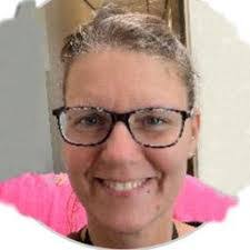 Stephanie Meeks's Instagram, Twitter & Facebook