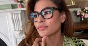 Dites adieu à votre double menton grâce à cette astuce simple qui ne prend  que 5 minutes par jour