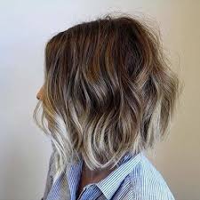 Fraulich Frisuren Fur Die Frau Balayage Kurze Haare Haar Styling Styling Kurzes Haar