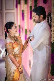 Pin By Manasa On Marriage Bridal In 2021 Indian Wedding Photography Poses Wedding Photos Poses Wedding Couple Poses