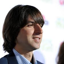 Why Science Suggests Demetri Martin's Stage Persona Has Witzelsucht, Brain  Damage