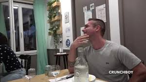 Al ristorante — VideosXGays.com