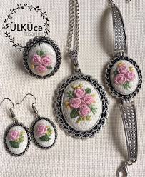 Nakiskolye Nakis Kolye Kupe Bileklik Yuzuk Kolyetasarimlari Necklace Flower Flowernecklace Embroiderynecklace Kanev Boncuk Oya Ornekleri Kurdele Isi