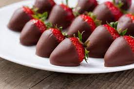 Diy Chocolate Covered Strawberries Are Way Easier Than You Think Chocolate Covered Strawberry Recipe Strawberry Dip Chocolate Coated Strawberries