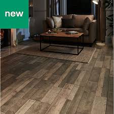 Goodhome Dunwich Grey Oak Effect Laminate Flooring 2 17m Pack Laminate Flooring Grey Oak Solid Wood Design