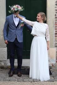 Check spelling or type a new query. Boho Braut Mit Spitzentop Und Tullrock Braut Boho Braut Ballkleid Hochzeit