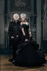 Check spelling or type a new query. Extravagante Brautmode Schwarze Brautkleider Schwarz Weisse Und Ausgefallene Brautmode Extravagante Brautmode Ausgefallene Hochzeitsanzuge Gehrocke