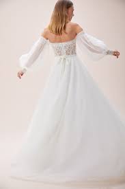 Uzun Kollu Gelinlikler Panosundaki Pin