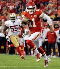 Chiefs' Alex Smith balances competing while mentoring Patrick Mahomes