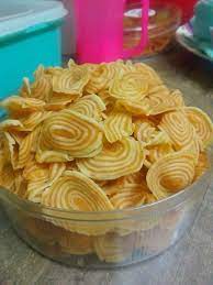 Selamat datang kembali di channel asahid dan tehyung, untuk kali ini tehyung akan membuat menu yang mudah dan lezat, yaitu keripik bawang renyah yang cocok di jadikan sebagai camilan saat santai. Resepi Kerepek Bawang Nipis Rangup Sedap Bidadari My