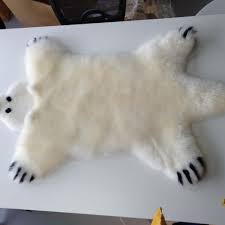 Der handgetuftete teppich ist aus baumwolle und neuseeländischer wolle gefertigt. Eisbar Schaffell Teppich White Shag Bear Design Leder Teppiche Buy Schaffell Wolle Teppiche Pular Bar Form Beliebte Teppiche Schafe Leder Echt Wolle Boden Teppich Product On Alibaba Com