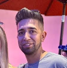 Derek Santini's Instagram, Twitter & Facebook