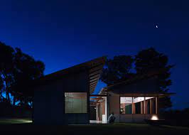 Isaac parker's little house of history. Dunn Hillam S Dogtrot House Centres Around An Open Air Corridor