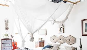 Mais la plupart du temps, lors de la conception d'une pièce, nous nous retrouvons avec un appareil. Deco Chambre Baldaquin Et Ciel De Lit Tendance Cote Maison