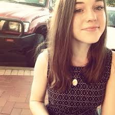 ella Carmichael (@xllamae)