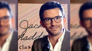 First Look: Jonathan Bailey Joins Cast Of 'Heartstopper'