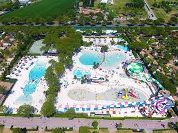 Welcome To The First 5 Star Camping In Italy Unionlido Water Park Park Resorts Spray Park