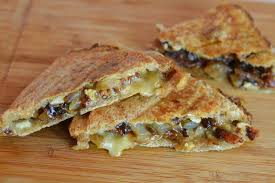 Wonderful Grilled Cheese Sandwich Au Brie Bacon Et Confit D Oignon Battle Food 24 Confit Oignon Sandwich Au Brie Recettes De Cuisine