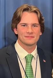 Two New Hampshire students chosen as delegates for U.S. Senate Youth  Program