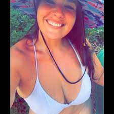 Danielle Perales (@deelander) • Instagram photos and videos