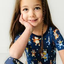 Cara Rhoads's Instagram, Twitter & Facebook