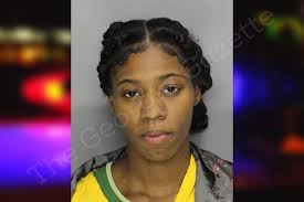 Porsha Thompson's Instagram, Twitter & Facebook