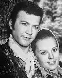 Kartaltibet Hulyakocyigit Yesilcammecmuasi Yesilcammecmuasi Turkish Cinema Turkish Actors Actors Actresses