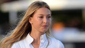 Details about steve jobs wife new boyfriend. Who Is Eve Jobs 5 Things About The Heiress Daughter Of Steve Jobs Hollywood Life