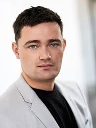 Harley Edwards's Instagram, Twitter & Facebook