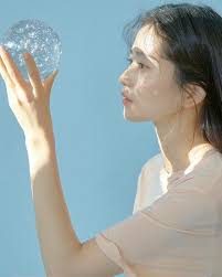 Phụ nữ sinh vào tháng âm lịch sau 35 tuổi không chỉ giúp chồng giàu có