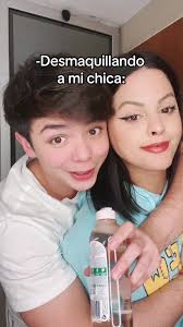 Desmaquillando a mi chica por primera vez 😂