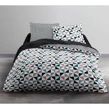 Une housse de couette imprimée d'un motif géométrique permet de donner un style apaisant et moderne à la chambre de votre bambin. Parure Housse De Couette En Microfibre Polyester Toucher Peau De Peche Micro Motifs Geometriques Scandinaves Pas Cher A Prix Auchan