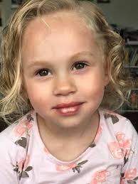 My 3 favorite babies doing makeup 🧡🧡🧡🖤🖤🖤💛💛💛 lovely