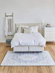 Il bianco infatti appare ai nostri occhi come una miscela. Come Arredare Una Camera Da Letto Bianca Westwing