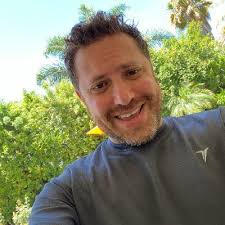 Richard Isaiah (@travchik)