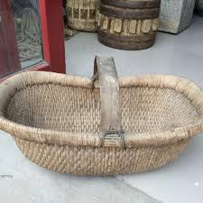 Keranjang memberikan tempat untuk menyimpan berbagai barang dan seringkali digunakan untuk menghias rumah. Keranjang Rotan Anyaman Antik Alami Tiongkok Buy Antik Anyaman Keranjang Rotan Keranjang Produsen Manila Keranjang Rotan Dengan Pegangan Dan Tutup Product On Alibaba Com