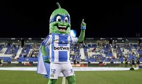It's been a tough competition, we knew it. Big Pk For The Four Major La Liga Mascots Super Big Cucumber Vs Parrot Family Daydaynews