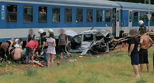 Részlet a másnapi jó estét, magyarország c. Sinekre Hajtott Siofokon Jott A Vonat A Sofor Sulyosan Megserult Bp I Autosok Kozossege