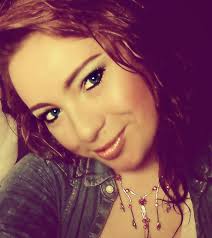 Zoe Bennett-Evans (@ThisisZoeBEvans)