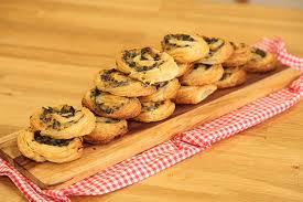 pazili rulo borek yemek tarifleri yemek kuru pastalar