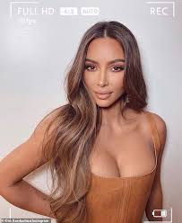 29 461 462 tykkäystä · 714 796 puhuu tästä. Kim Kardashian Feiert 200 Millionen Instagram Follower Aktuelle Boulevard Nachrichten Und Fotogalerien Zu Stars Sternchen