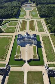 Vue Aerienne De Vaux Le Vicomte Par Lionel Lourdel Jardin Francais Les Chateaux De France Jardins