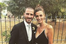 Leonardo bonucci is the brother of riccardo bonucci (retired). Mi Toglie Il Respiro Bonucci Stringe Martina Maccari Ci Sono Lei E I Suoi Figli Prima Di Tutto