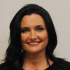 Dee Ogle's Instagram, Twitter & Facebook