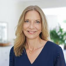 Lara Solomon's Instagram, Twitter & Facebook